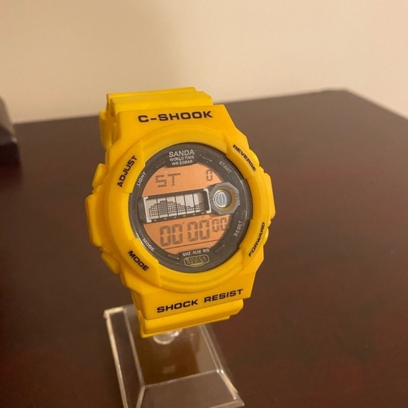 Brand new Yellow Unisex digital C shook watch for men or ladies - Picture 2 of 5